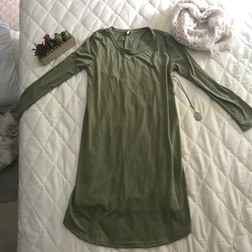 i am selling this dress which i fot for $42 online